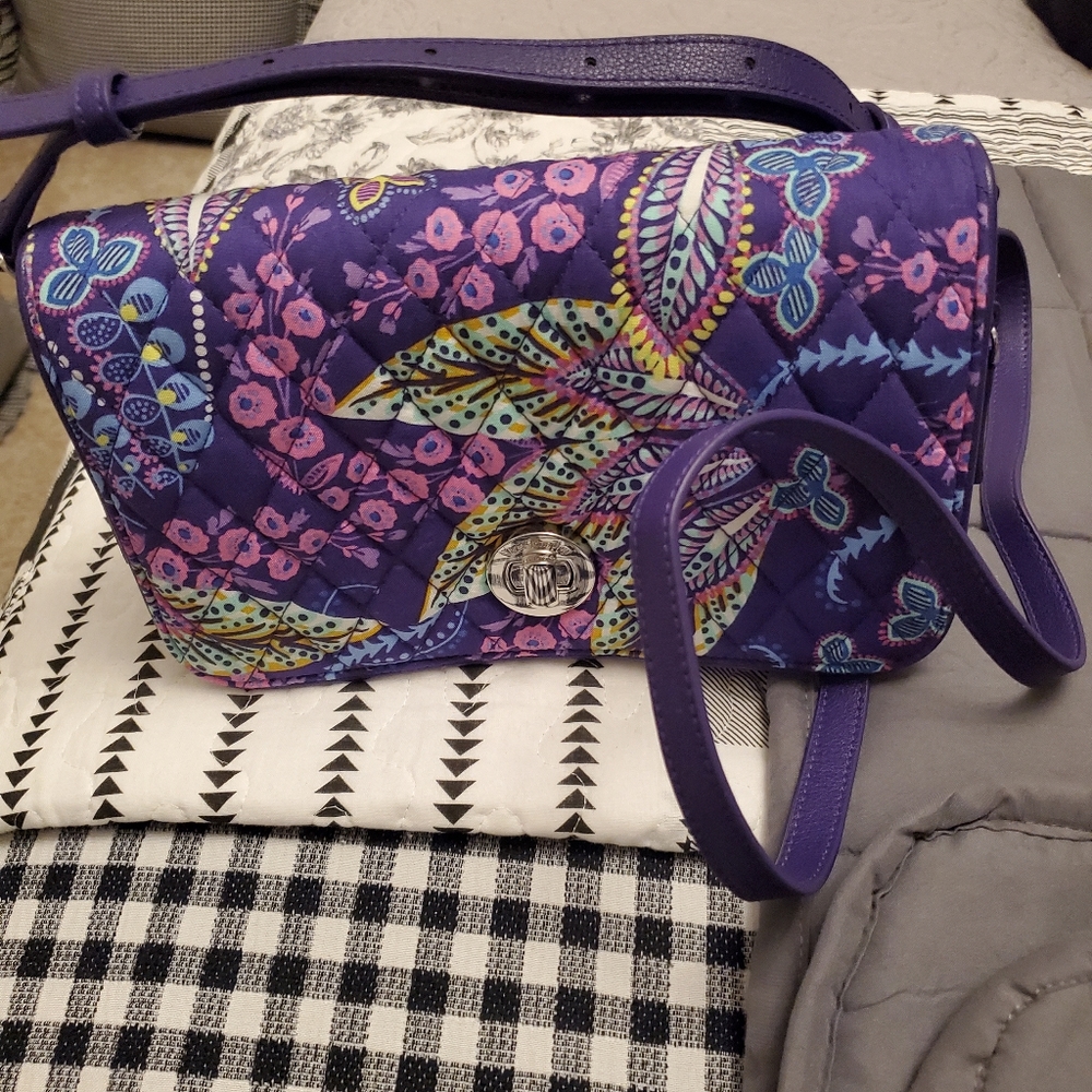 Vera Bradley turnlock crossbody